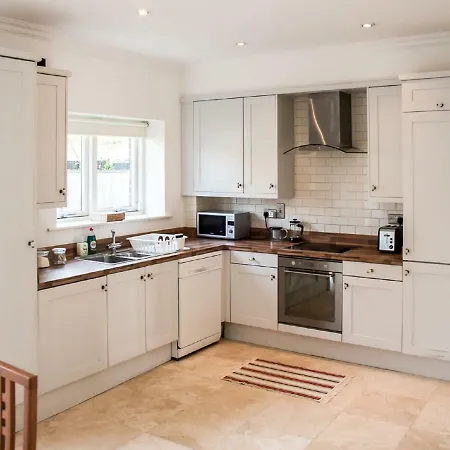 Appartamento Kelston Avenue